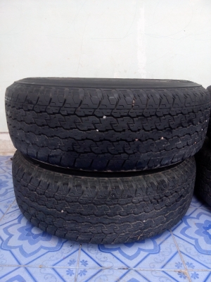 แม็กวีโก้ขอบขอบ 15 พร้อมยาง Bridgestone 255/70R15 แม็กวีโก้ขอบขอบ 15 พร้อมยาง Bridgestone 255/70R15