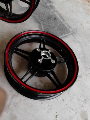 ขายล้อแม็ก ขอบ 12x2.5 ราคา 600 บาท ขายล้อแม็ก ขอบ 12x2.5 ราคา 600 บาท