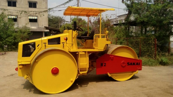 ต้องการขายด่วนรถบด SAKAI R-2