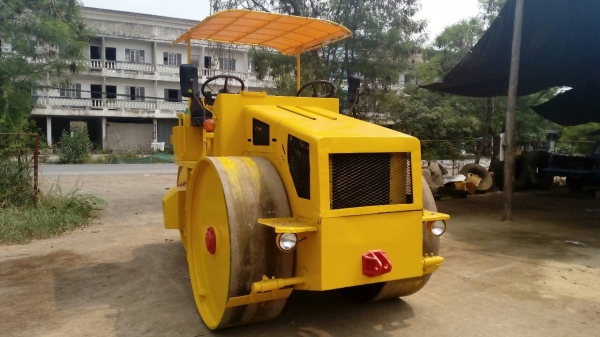 ต้องการขายด่วนรถบด SAKAI R-2