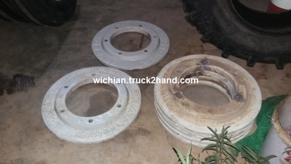 ขายแล้วขอบคุณพี่เอกรักษ์ จ.สระแก้ว มากครับ เวทถ่วงล้อหลังรถไถฟอร์ด ANGLO THAI 1ชุด 6แผ่นหนาหนักมาก สภาพสวยมาก