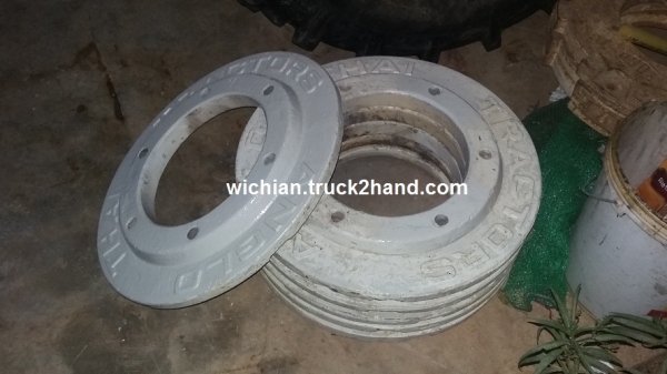 ขายแล้วขอบคุณพี่เอกรักษ์ จ.สระแก้ว มากครับ เวทถ่วงล้อหลังรถไถฟอร์ด ANGLO THAI 1ชุด 6แผ่นหนาหนักมาก สภาพสวยมาก