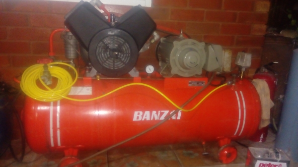ปั้มลม Banzai 160 ลิตร 3แรง ปั้มลม Banzai 160 ลิตร 3แรง