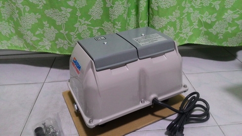 เครื่องเติมอากาศชนิดดับเบิ้ลไดอะเฟรม สำหรับระบบบำบัดน้ำเสีย หรือเติมอากาศบ่อปลา บ่อกุ้ง เครื่องเติมอากาศชนิดดับเบิ้ลไดอะเฟรม สำหรับระบบบำบัดน้ำเสีย หรือเติมอากาศบ่อปลา บ่อกุ้ง