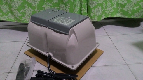 เครื่องเติมอากาศชนิดดับเบิ้ลไดอะเฟรม สำหรับระบบบำบัดน้ำเสีย หรือเติมอากาศบ่อปลา บ่อกุ้ง เครื่องเติมอากาศชนิดดับเบิ้ลไดอะเฟรม สำหรับระบบบำบัดน้ำเสีย หรือเติมอากาศบ่อปลา บ่อกุ้ง