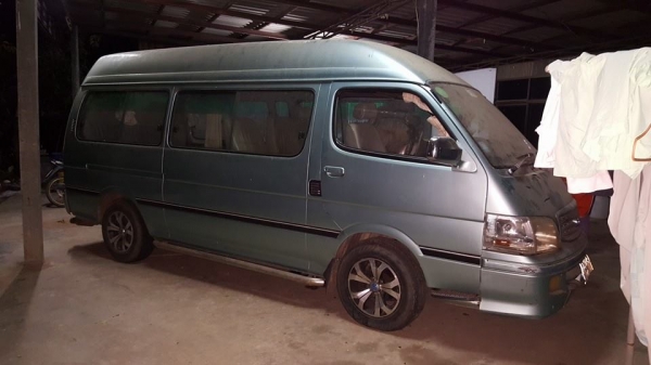 ขายรถตู้หลังคาสูง toyota ปี38 แก๊ส+lpg สภาพพร้อมวิ่งใช้งานเอกสาร ครบพร้มใช้งาน เครื่องj2 3.0