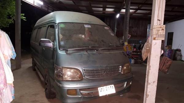 ขายรถตู้หลังคาสูง toyota ปี38 แก๊ส+lpg สภาพพร้อมวิ่งใช้งานเอกสาร ครบพร้มใช้งาน เครื่องj2 3.0