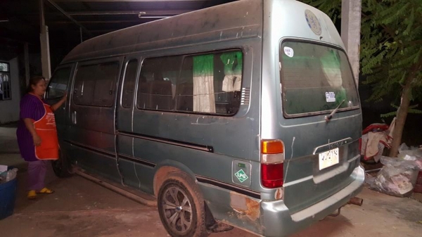 ขายรถตู้หลังคาสูง toyota ปี38 แก๊ส+lpg สภาพพร้อมวิ่งใช้งานเอกสาร ครบพร้มใช้งาน เครื่องj2 3.0