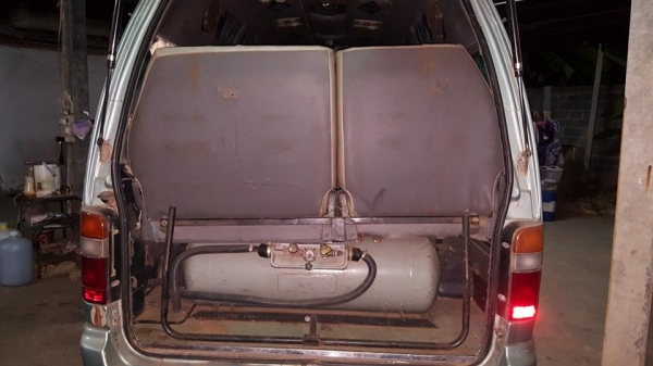 ขายรถตู้หลังคาสูง toyota ปี38 แก๊ส+lpg สภาพพร้อมวิ่งใช้งานเอกสาร ครบพร้มใช้งาน เครื่องj2 3.0