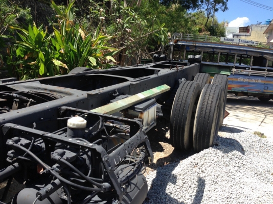 ขายรถบรรทุก 10 ล้อหัวคัสซี ISUZU DECA 270 แรงม้าปี 2546 ราคา 1150000