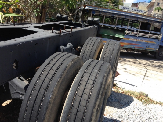 ขายรถบรรทุก 10 ล้อหัวคัสซี ISUZU DECA 270 แรงม้าปี 2546 ราคา 1150000