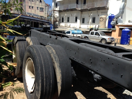 ขายรถบรรทุก 10 ล้อหัวคัสซี ISUZU DECA 270 แรงม้าปี 2546 ราคา 1150000