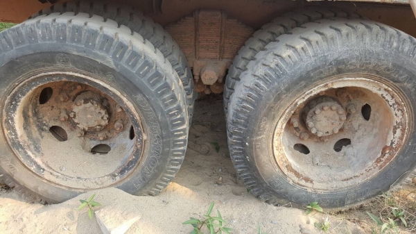 ขาย 10 ล้อ เพลาเดียว ติดเครน UNIC 3 ตัน ไม่มีทะเบียน เครื่อง 6BF1 185 แรงม้า คัสซีหัวยาว พวงมาลัยพาวเวอร์ วางหัว F18 รถใช้งานได้ปกติ ราคาต่อรองได้ครับ