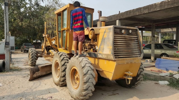 ขาย รถเกรด GALION 850 เอกสารเล่มทะเบียนครบ เครื่องดี ปั้มดี ใช้งานได้ทุกระบบ ยางเต็ม ราคาต่อรองได้ครับ