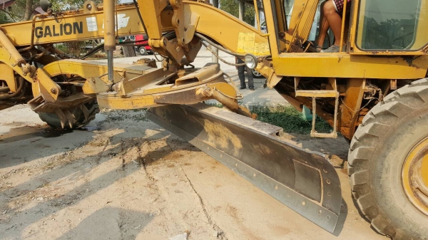 ขาย รถเกรด GALION 850 เอกสารเล่มทะเบียนครบ เครื่องดี ปั้มดี ใช้งานได้ทุกระบบ ยางเต็ม ราคาต่อรองได้ครับ