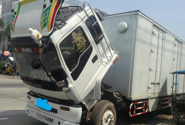 หกล้อ อีซูชุ Daga195ปี40ตู้10บาน ช่วงยาว7.20ม สภาพดีสวยพร้อมใช้งาน ทะเบียนพร้อมโอน