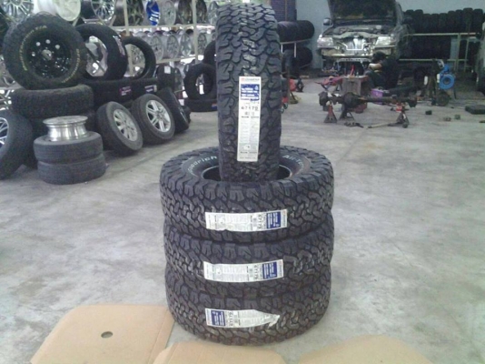 ลดราคายางพิเศษ  ยางปี 2015  ทั้งหมดจ้า