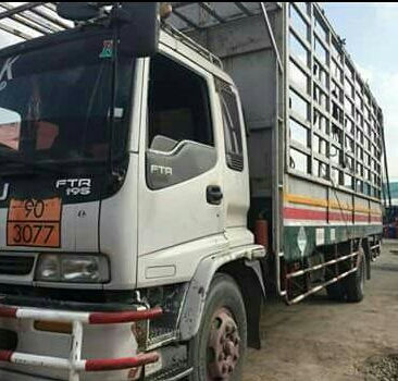 หกล้อใหญ่ อีซูซุ FTR195ปี40 ช่วงยาว 7.20ม สภาพดีเดิมๆสวยพร้อมใช้ ทะเบียนพร้อมโอน ราคา 695,000บ ต่อรองได้