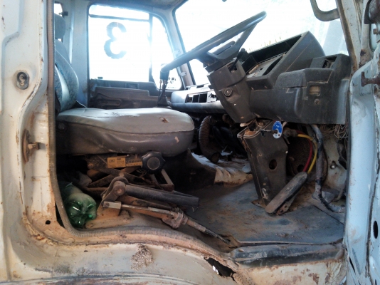 ขายรถบรรทุก 10 ล้อดัมพ์ NISSAN CWM430M 230 แรงม้า กระบะดัมพ์ท้องเรือ ราคา 600000