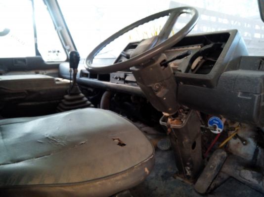 ขายรถบรรทุก 10 ล้อดัมพ์ NISSAN CWM430M 230 แรงม้า กระบะดัมพ์ท้องเรือ ราคา 600000