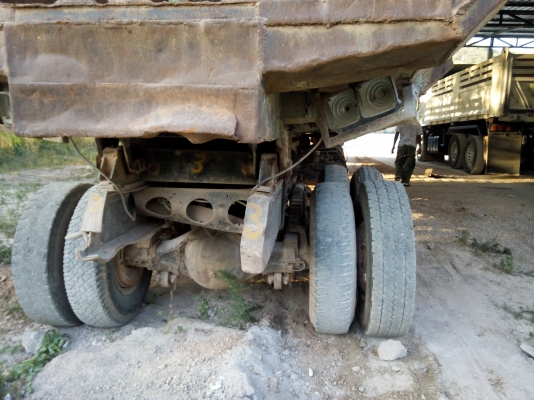 ขายรถบรรทุก 10 ล้อดัมพ์ NISSAN CWM430M 230 แรงม้า กระบะดัมพ์ท้องเรือ ราคา 600000