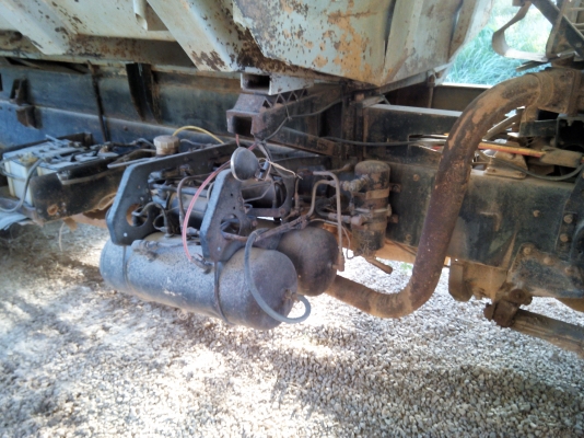 ขายรถบรรทุก 10 ล้อดัมพ์ NISSAN CWM430M 230 แรงม้า กระบะดัมพ์ท้องเรือ ราคา 600000