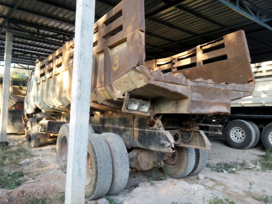 ขายรถบรรทุก 10 ล้อดัมพ์ NISSAN CWM430M 230 แรงม้า กระบะดัมพ์ท้องเรือ ราคา 600000