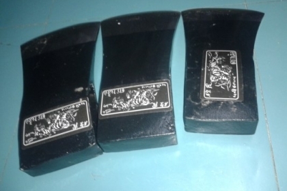 ขายหัวขวานHULT'S CELEBRATED AXES. MADE IN SWEDEN.