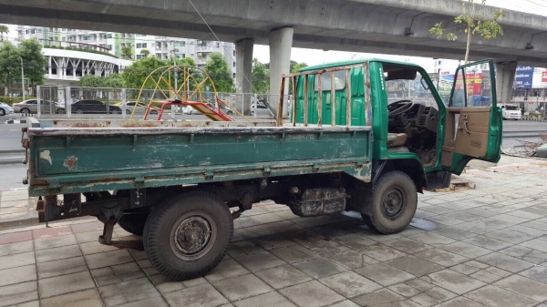 ขายรถบรรทุก4ล้อเครื่องดีเซล ใช้งานดีมาก เอกสารครบพร้อมโอน