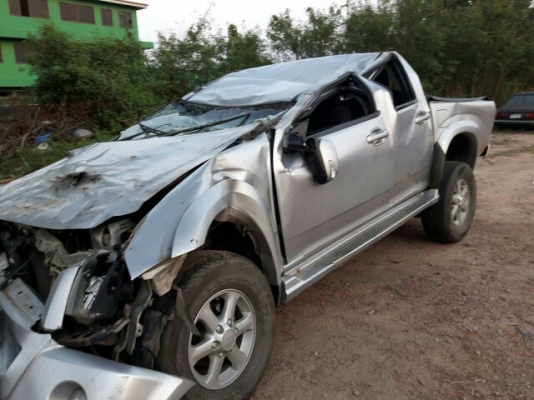 ซากดีเเมกด์ เครื่อง2500 ไฮเเลนเดอร์ สีเทา เเยก ขายอะไหลทุกอย่างทั้งคันมีหลายรุ่นเก๋งเเละกระบะ