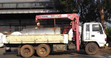 รถสิบล้อติดเฮี๊ยบ 5 ตัน ISUZU 195 แรงม้า