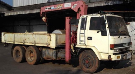 รถสิบล้อติดเฮี๊ยบ 5 ตัน ISUZU 195 แรงม้า