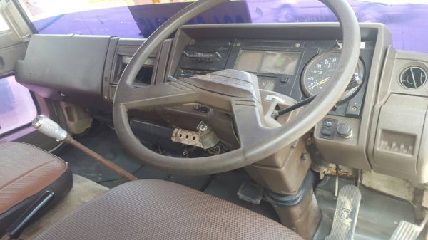 "...ขายรถดี ราคาประหยัด..." รถเทรลเลอร์ 10 ล้อ HINO KT725 2 เพลา เครื่อง EP100 = 280 แรงม้า บรรทุกรถเกี่ยวข้าว "...ขายรถดี ราคาประหยัด..." รถเทรลเลอร์ 10 ล้อ HINO KT725 2 เพลา เครื่อง EP100 = 280 แรงม้า บรรทุกรถเกี่ยวข้าว