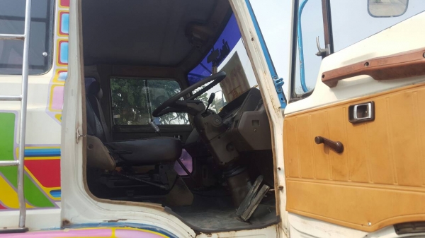 "...ขายรถดี ราคาประหยัด..." รถเทรลเลอร์ 10 ล้อ HINO KT725 2 เพลา เครื่อง EP100 = 280 แรงม้า บรรทุกรถเกี่ยวข้าว "...ขายรถดี ราคาประหยัด..." รถเทรลเลอร์ 10 ล้อ HINO KT725 2 เพลา เครื่อง EP100 = 280 แรงม้า บรรทุกรถเกี่ยวข้าว