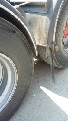 รถฮีโน่ 10 ล้อ หัวลาก FM2P  320 แรงม้า. ปี 49. ( รถวิ่ง 4xx,xxx กม. )     สนใจติดต่อ  081 - 6079515