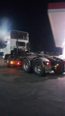 รถฮีโน่ 10 ล้อ หัวลาก FM2P  320 แรงม้า. ปี 49. ( รถวิ่ง 4xx,xxx กม. )     สนใจติดต่อ  081 - 6079515