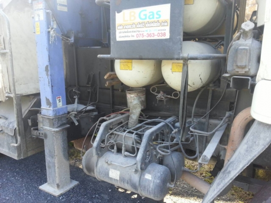 รถนิสสัน 10 ล้อ UD ติดเครน 5 ตัน.  320 แรงม้า. ปี 50.    สนใจติดต่อ  081 - 6079515