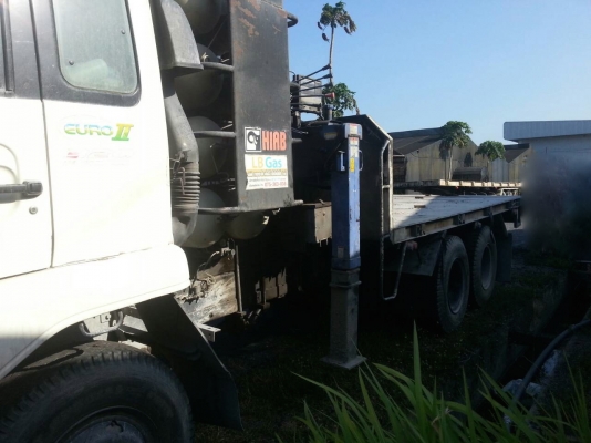 รถนิสสัน 10 ล้อ UD ติดเครน 5 ตัน.  320 แรงม้า. ปี 50.    สนใจติดต่อ  081 - 6079515