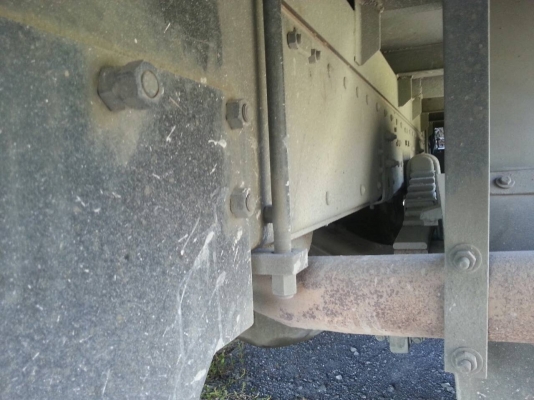 รถนิสสัน 10 ล้อ UD ติดเครน 5 ตัน.  320 แรงม้า. ปี 50.    สนใจติดต่อ  081 - 6079515