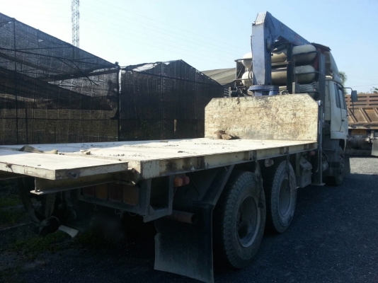 รถนิสสัน 10 ล้อ UD ติดเครน 5 ตัน.  320 แรงม้า. ปี 50.    สนใจติดต่อ  081 - 6079515