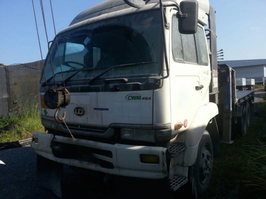 รถนิสสัน 10 ล้อ UD ติดเครน 5 ตัน.  320 แรงม้า. ปี 50.    สนใจติดต่อ  081 - 6079515