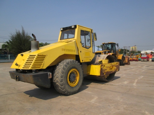 ขายรถบดสั่น สะเทือน 20 ตัน BOMAG BW219DH-3 ปี 2001 มือสองนำเข้าจากต่างประเทศ สภาพดี ขายรถบดสั่น สะเทือน 20 ตัน BOMAG BW219DH-3 ปี 2001 มือสองนำเข้าจากต่างประเทศ สภาพดี
