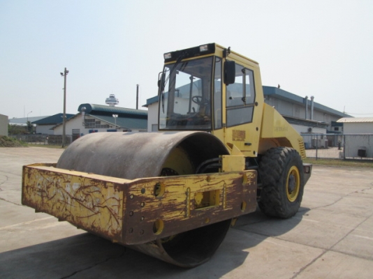ขายรถบดสั่น สะเทือน 20 ตัน BOMAG BW219DH-3 ปี 2001 มือสองนำเข้าจากต่างประเทศ สภาพดี ขายรถบดสั่น สะเทือน 20 ตัน BOMAG BW219DH-3 ปี 2001 มือสองนำเข้าจากต่างประเทศ สภาพดี