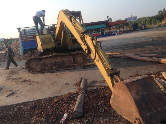 ขายรถแบคโฮล KOMATSU PC80  ราคา 175,000 บาท  สนใจโทรสอบถามรายละเอียดได้ครับ คุณ ชัยยา สตึก โทร 081-9972972 089-8451778