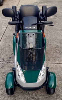 ราคาพิเศษรับปีใหม่รถไฟฟ้าคนแก่ 4 ล้อ Honda รุ่นใหม่ตัวโชว์จากญี่ปุ่น