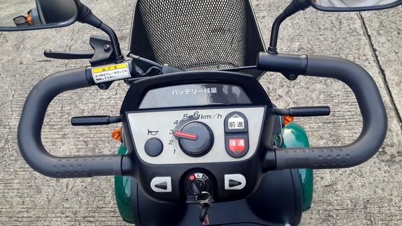 ราคาพิเศษรับปีใหม่รถไฟฟ้าคนแก่ 4 ล้อ Honda รุ่นใหม่ตัวโชว์จากญี่ปุ่น