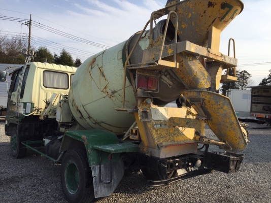 รถโม่ปูนมือสองจากญี่ปุ่น HINO เครื่องHO7D โม่2.5คิว รถโม่ปูนมือสองจากญี่ปุ่น HINO เครื่องHO7D โม่2.5คิว