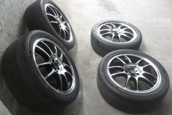 ล้อแม็ก17นิ้ว4รู100 พร้อมยาง สวยๆ 4 ล้อ ราคา 6750 บาท