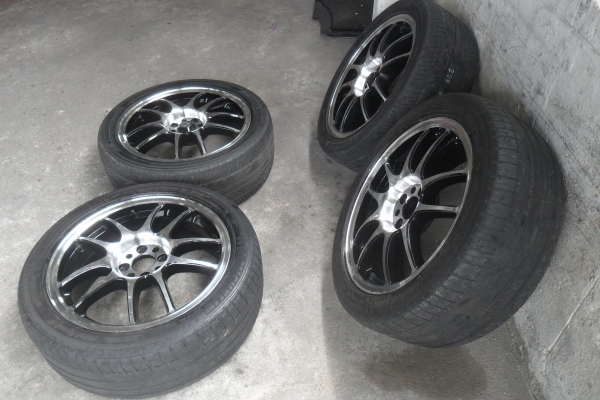 ล้อแม็ก17นิ้ว4รู100 พร้อมยาง สวยๆ 4 ล้อ ราคา 6750 บาท
