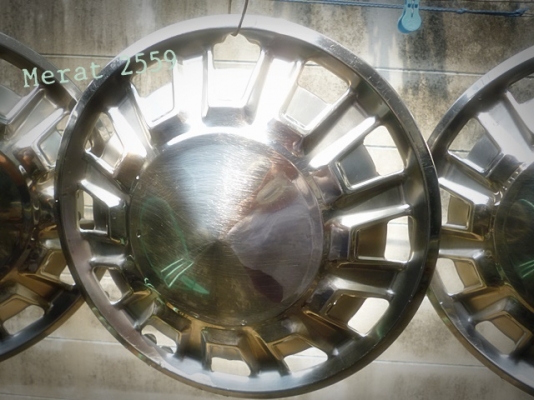 ขาย 3 อย่าง ฝาครอบล้อ ke30 เสื้อกรองโฟล์คเต่า ไฟถอย 1 คู่